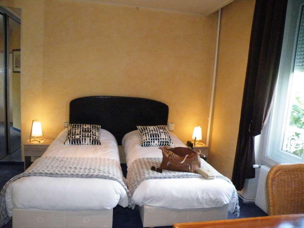 Brit Hotel Roanne - Le Grand Hotel Δωμάτιο φωτογραφία