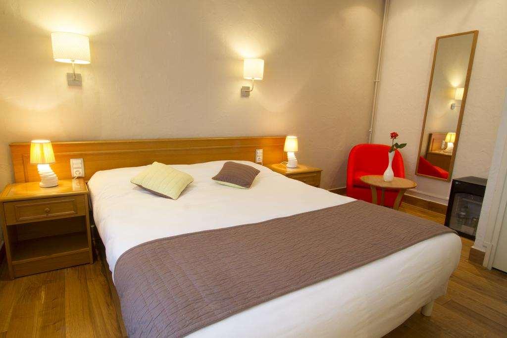 Brit Hotel Roanne - Le Grand Hotel Δωμάτιο φωτογραφία