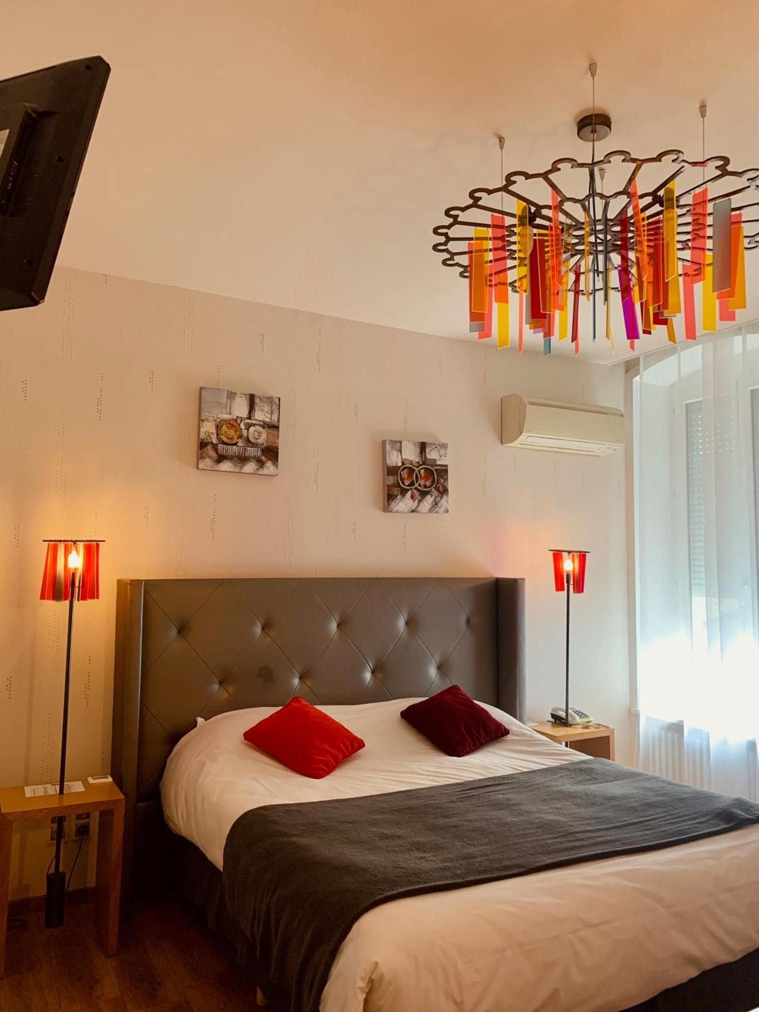 Brit Hotel Roanne - Le Grand Hotel Εξωτερικό φωτογραφία
