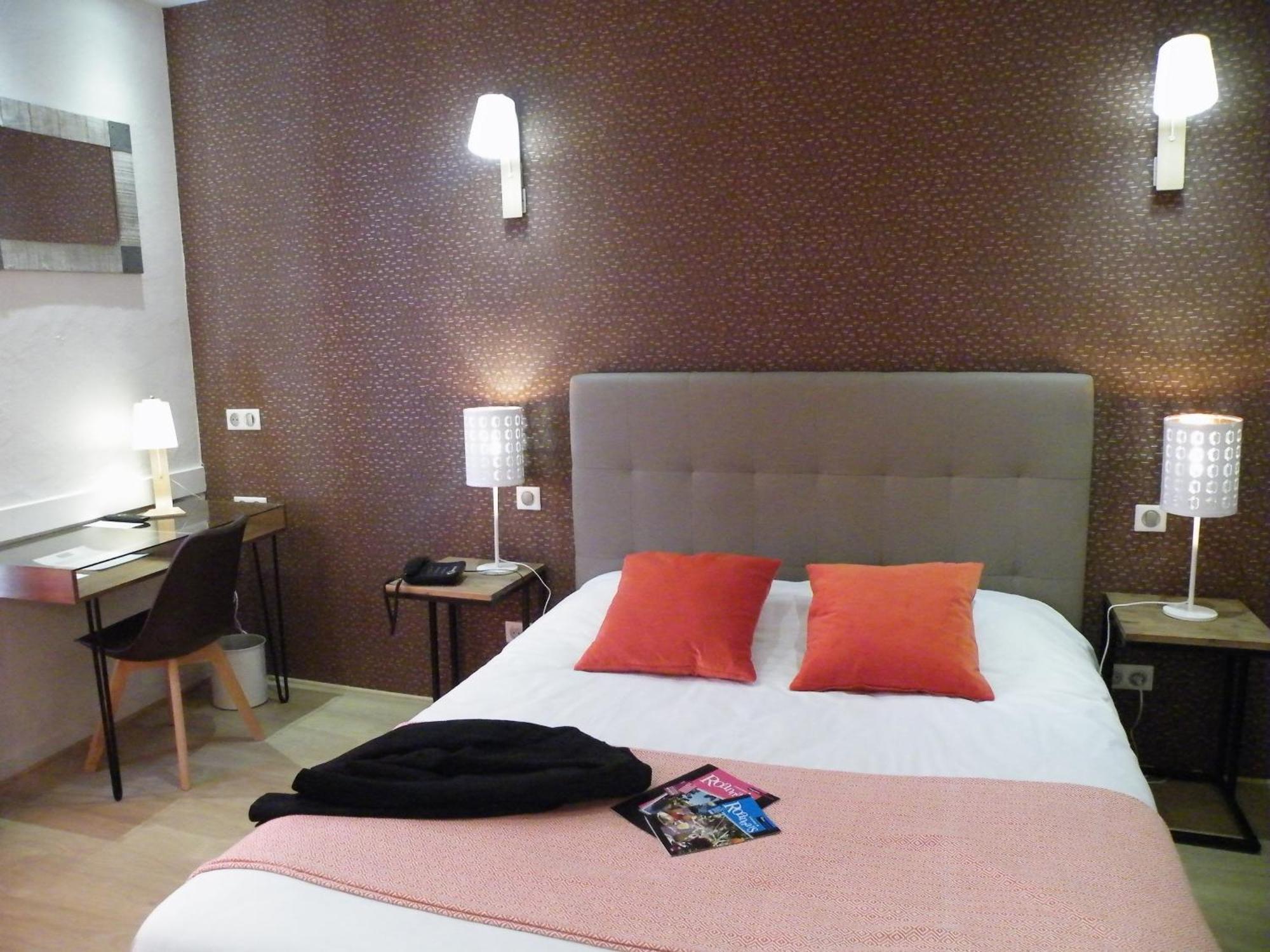 Brit Hotel Roanne - Le Grand Hotel Εξωτερικό φωτογραφία